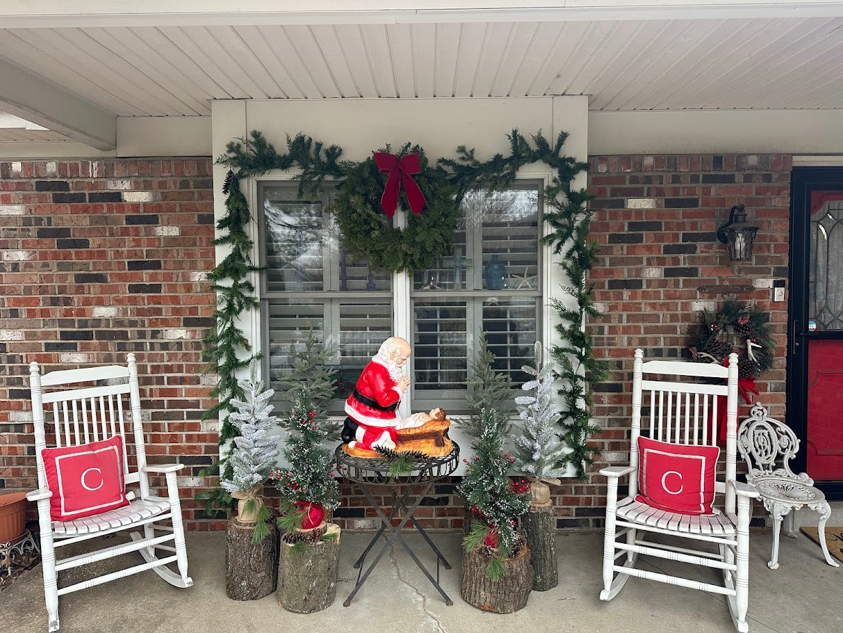 Petite Porch: Holiday Elegance