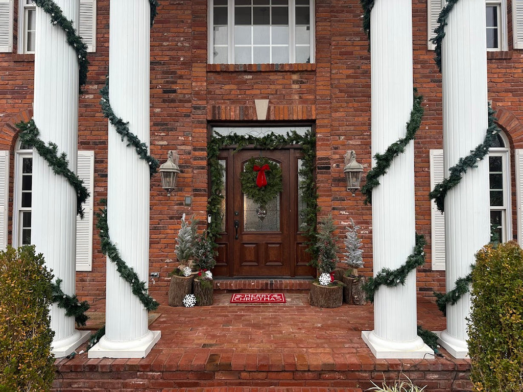 Petite Porch: Holiday Elegance