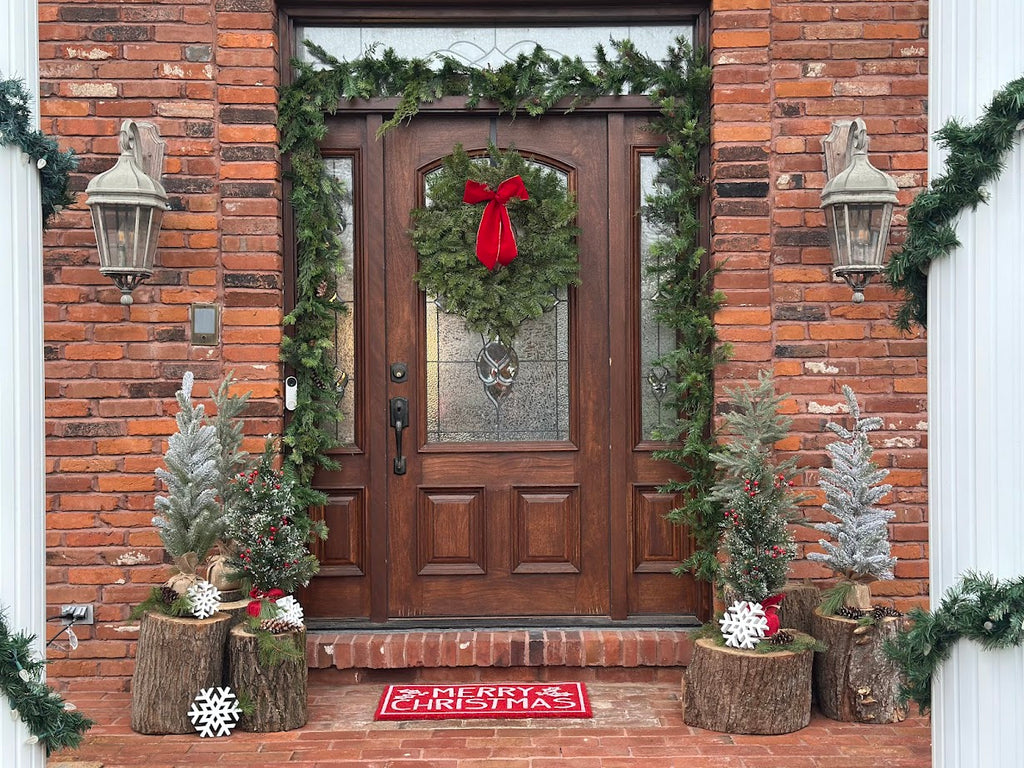 Petite Porch: Holiday Elegance